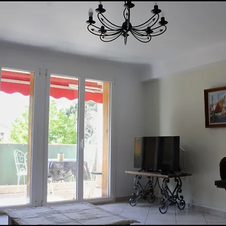 Perfect Flat 100 Meters From The Sea *